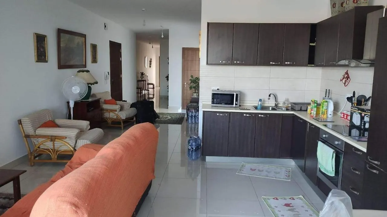 The Cape Residence Luqa 0*,  Malta